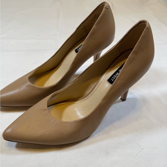 Nine West Women’s Tan Pump High Heels - Picture 4 of 8